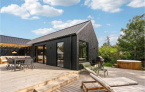 Beautiful Home In Juelsminde With Kitchen